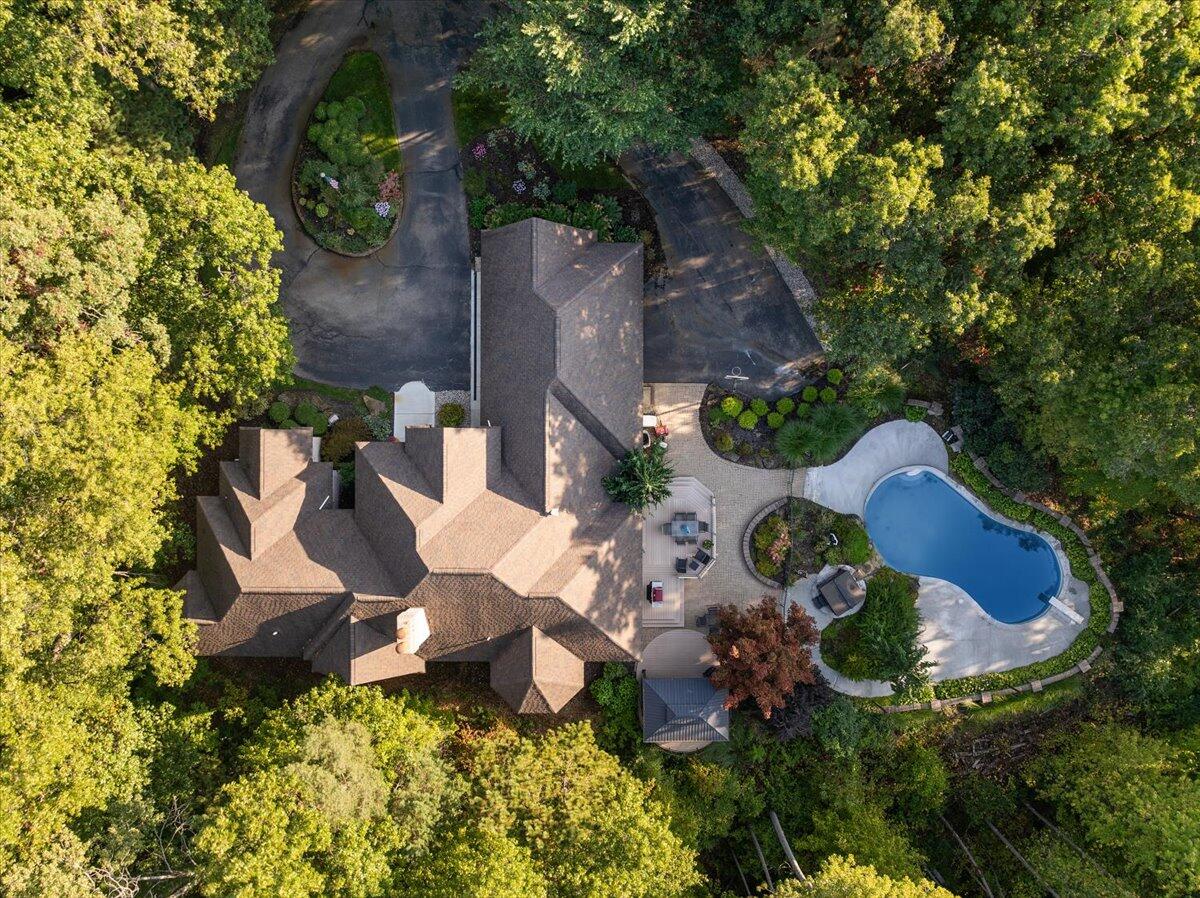 7160 Hawick Court NE