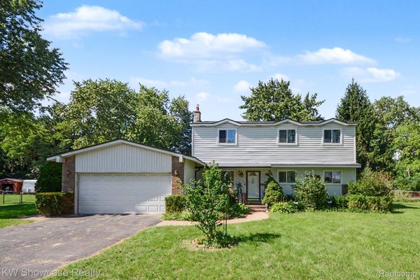 1275 SHOMAN ST, WATERFORD, MI 48327 - Image d75a279f6dcbfecaaefcbe7fdc3b87c0/2803085129