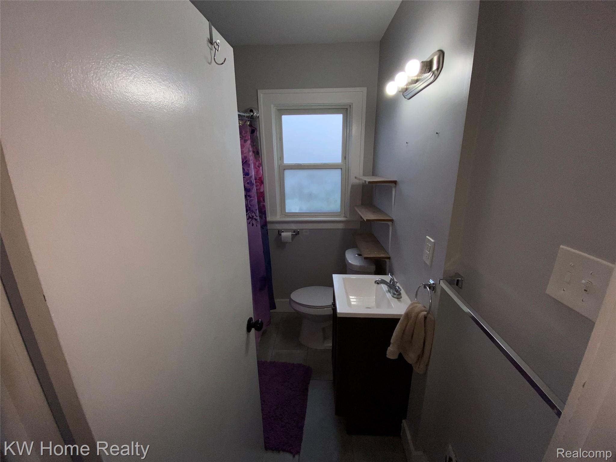 1682 Lafayette Boulevard