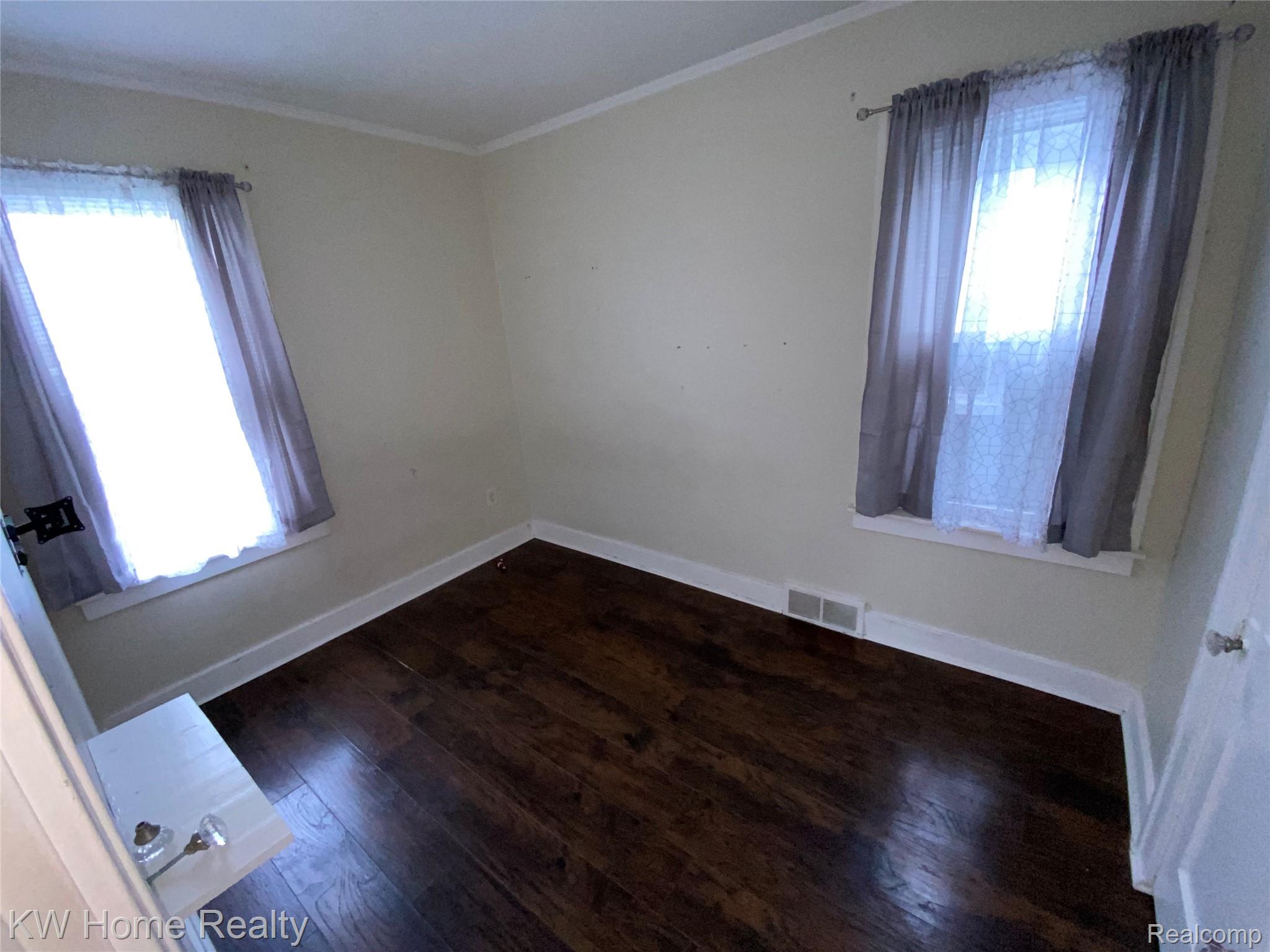 1682 Lafayette Boulevard