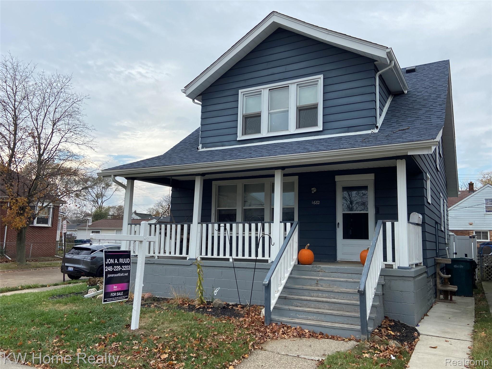 1682 Lafayette Boulevard