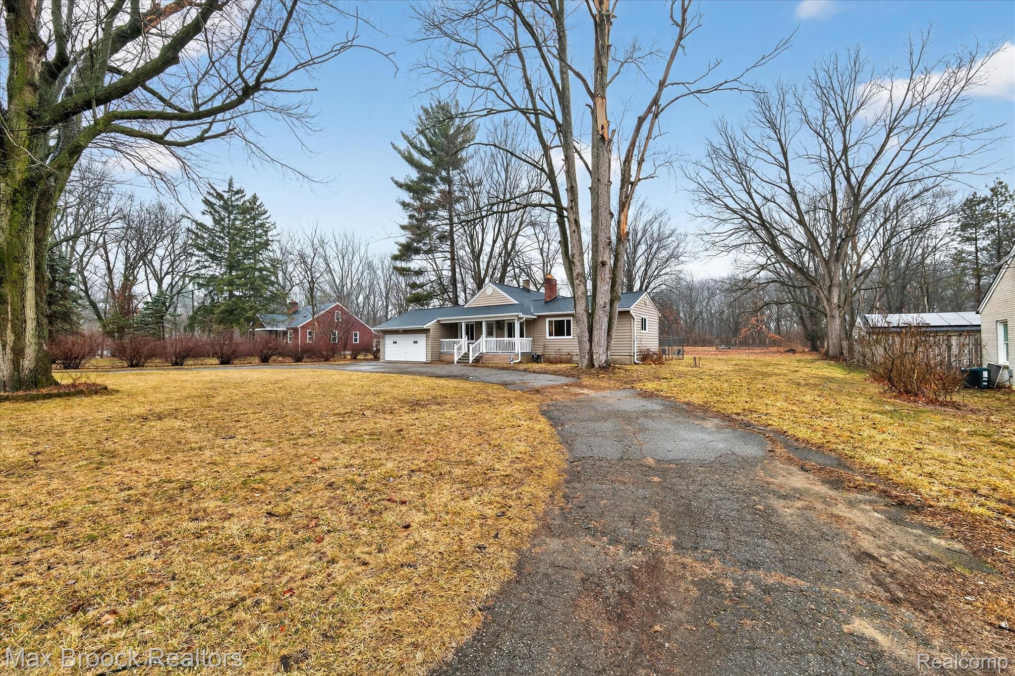 21516 McClung Avenue