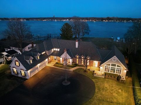 8147 RIVER Road Cottrellville Township St Clair MI 48039