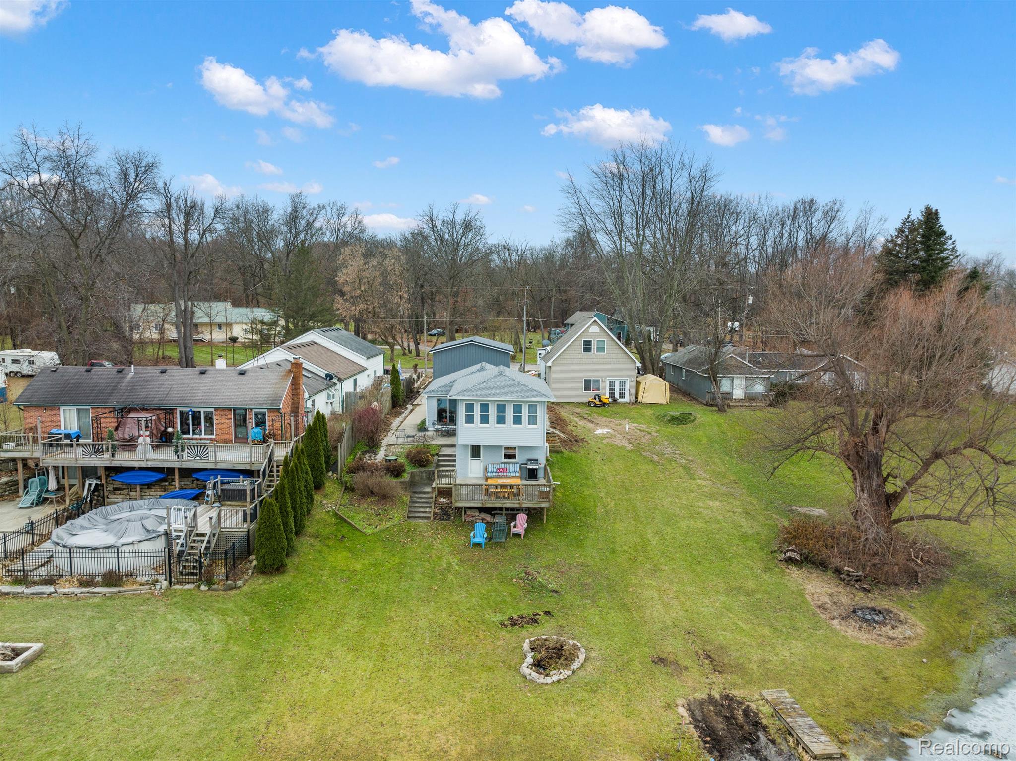 3529 Lakeview Drive