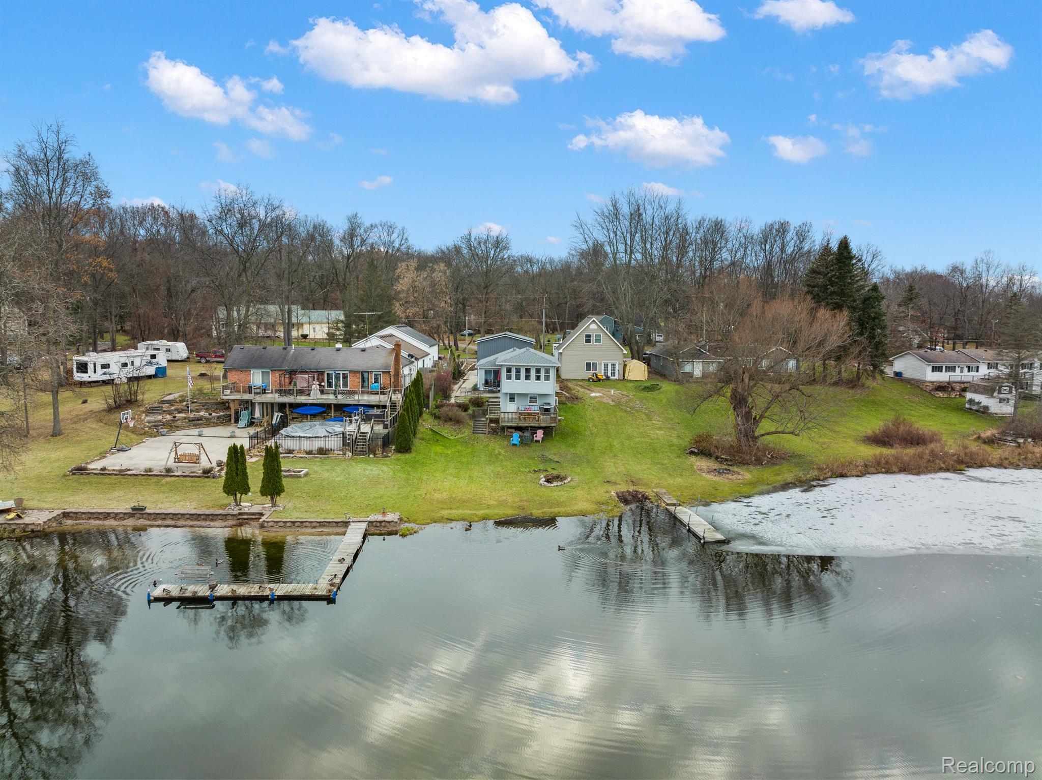 3529 Lakeview Drive