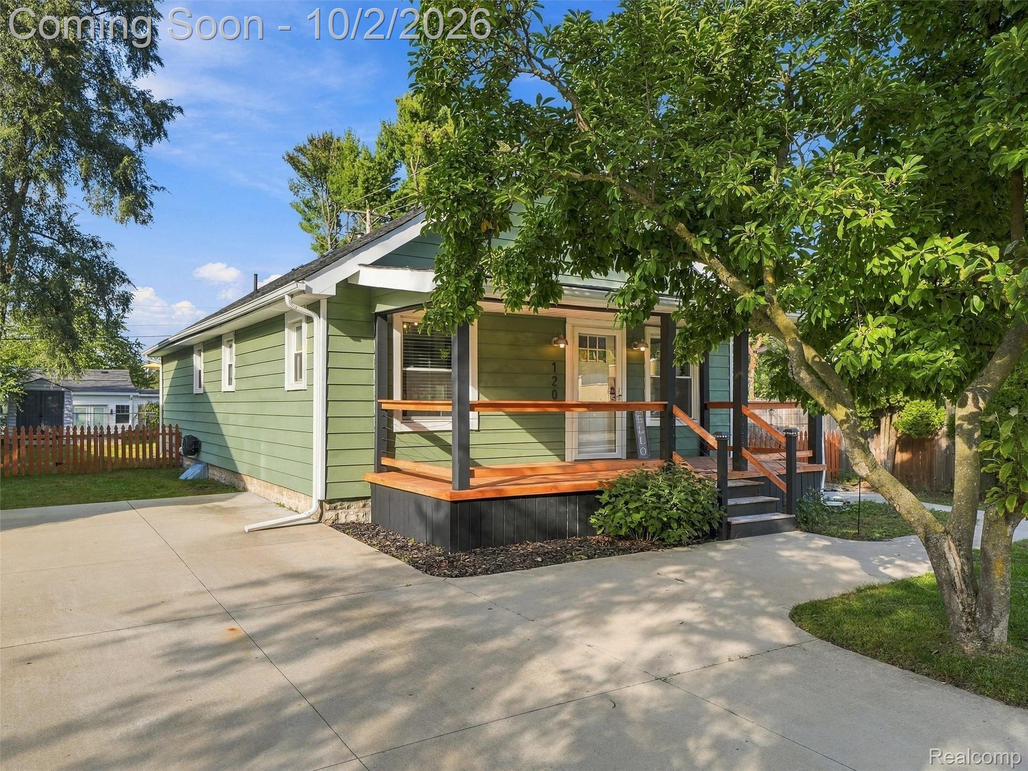 120 Oriole Street
