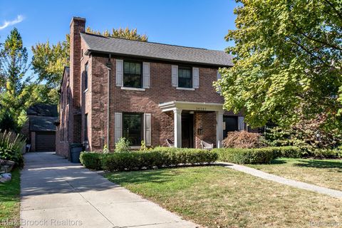 26387 Dundee Road Huntington Woods City MI 48070