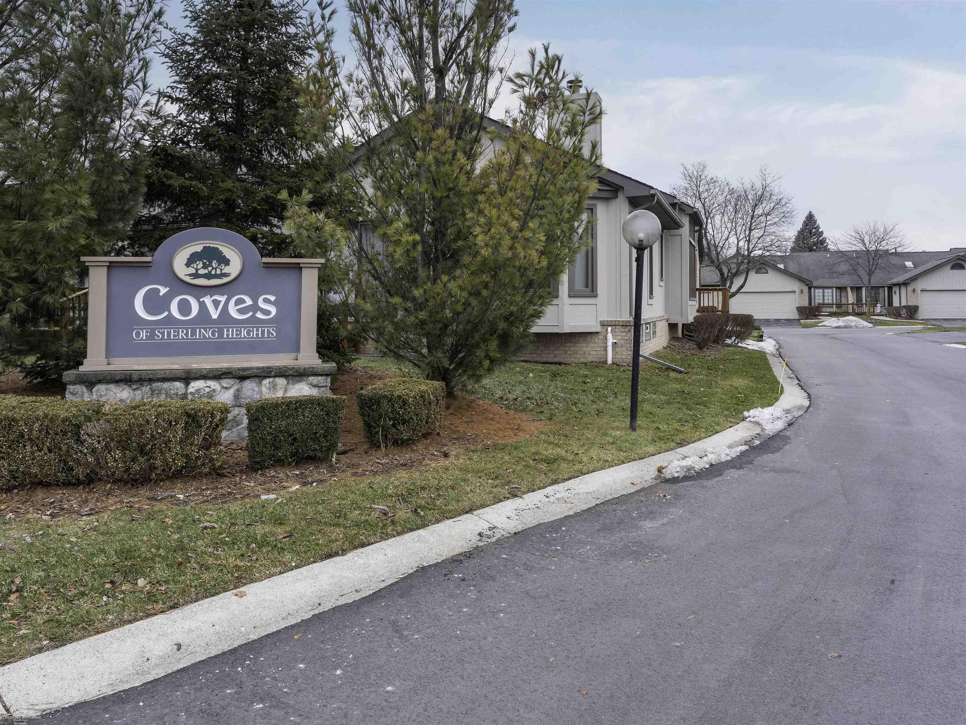 33882 Lakewood Drive