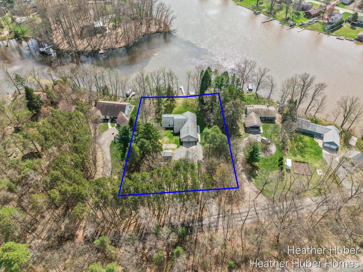 7706 Thornapple Bayou Drive SE