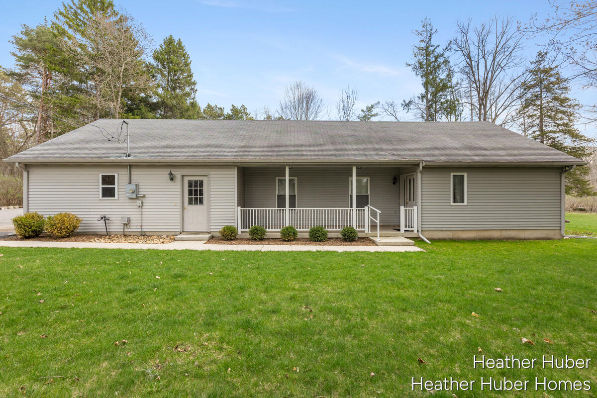 7706 Thornapple Bayou Drive SE