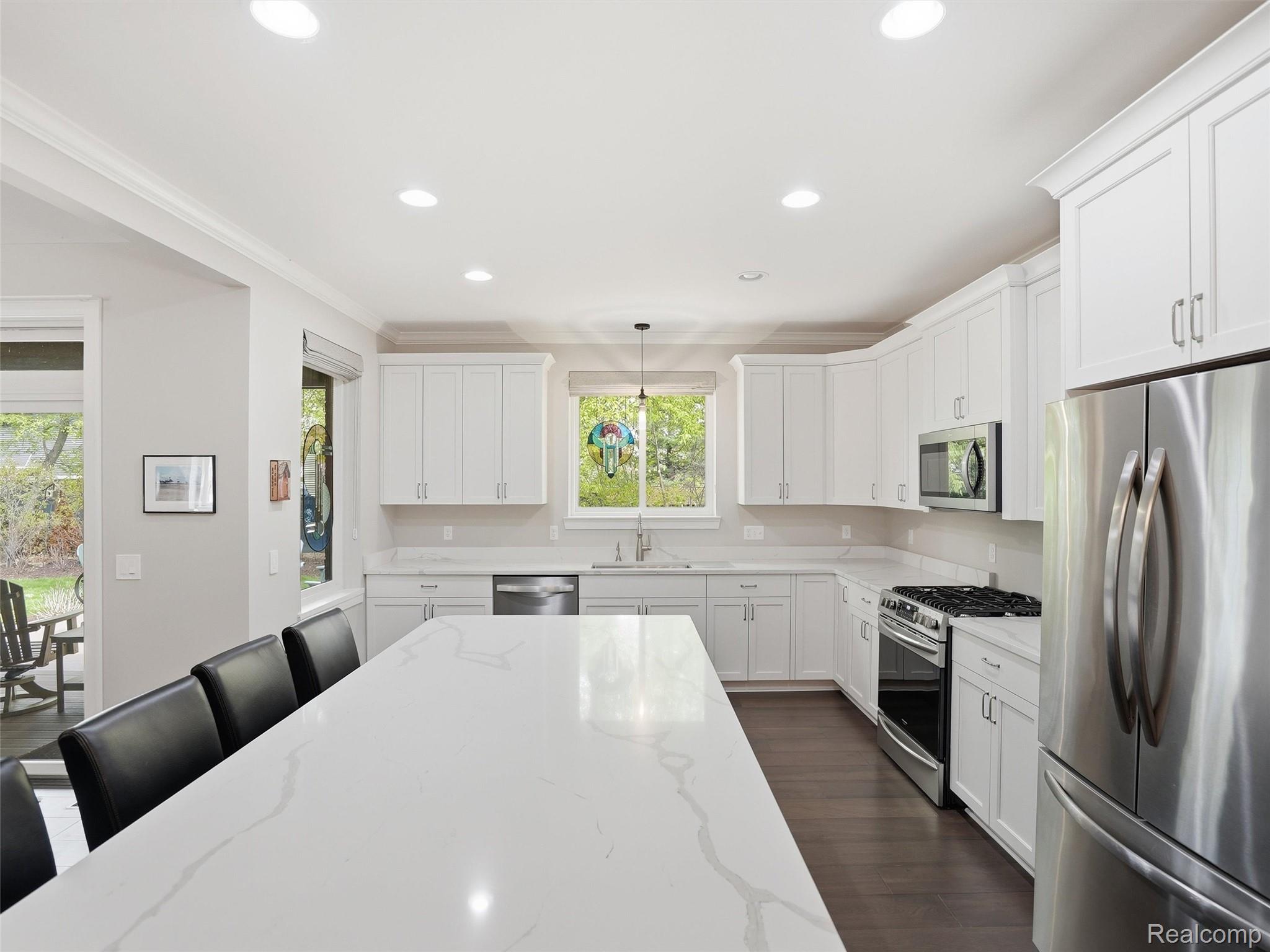 3513 Pointe Shore Drive