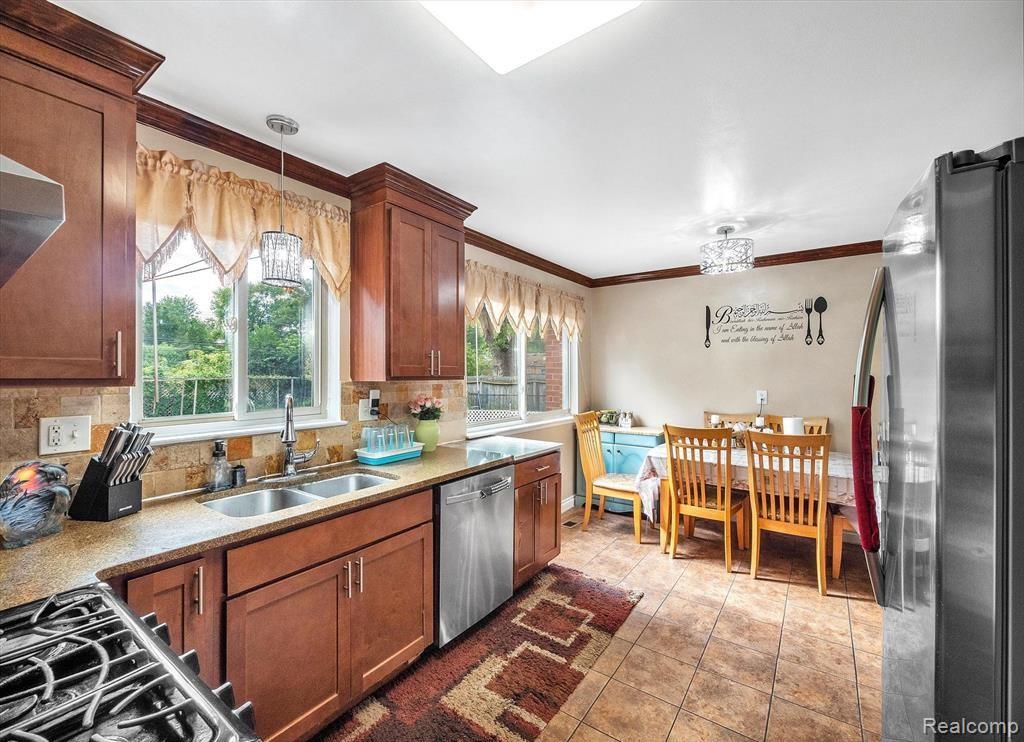 29355 Westbrook Avenue