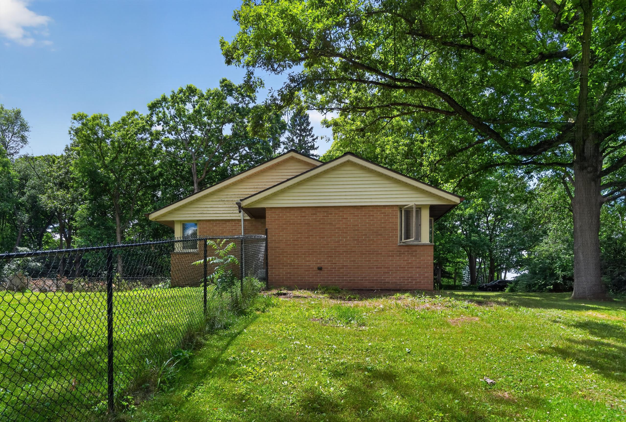 2475 Park Drive