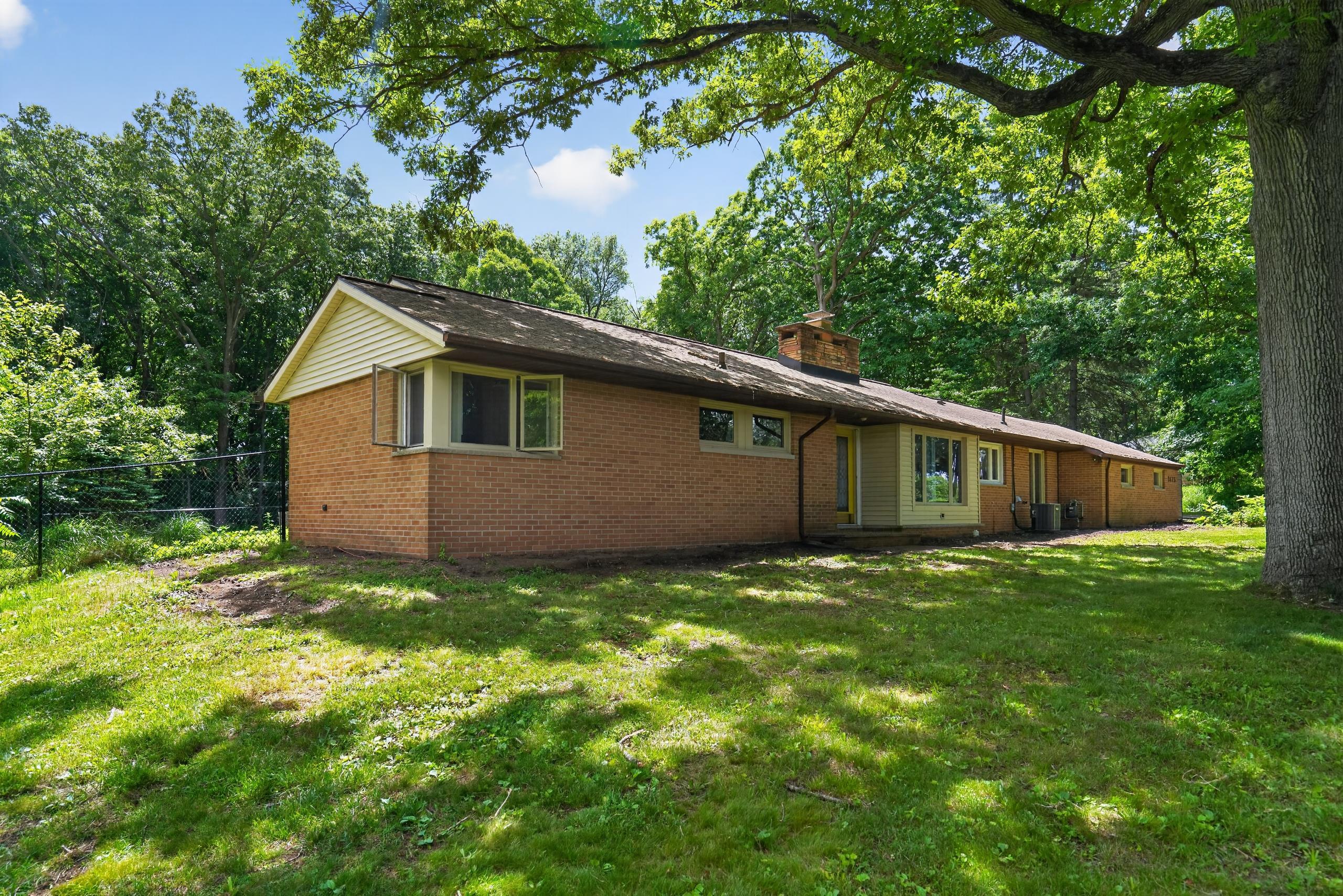 2475 Park Drive