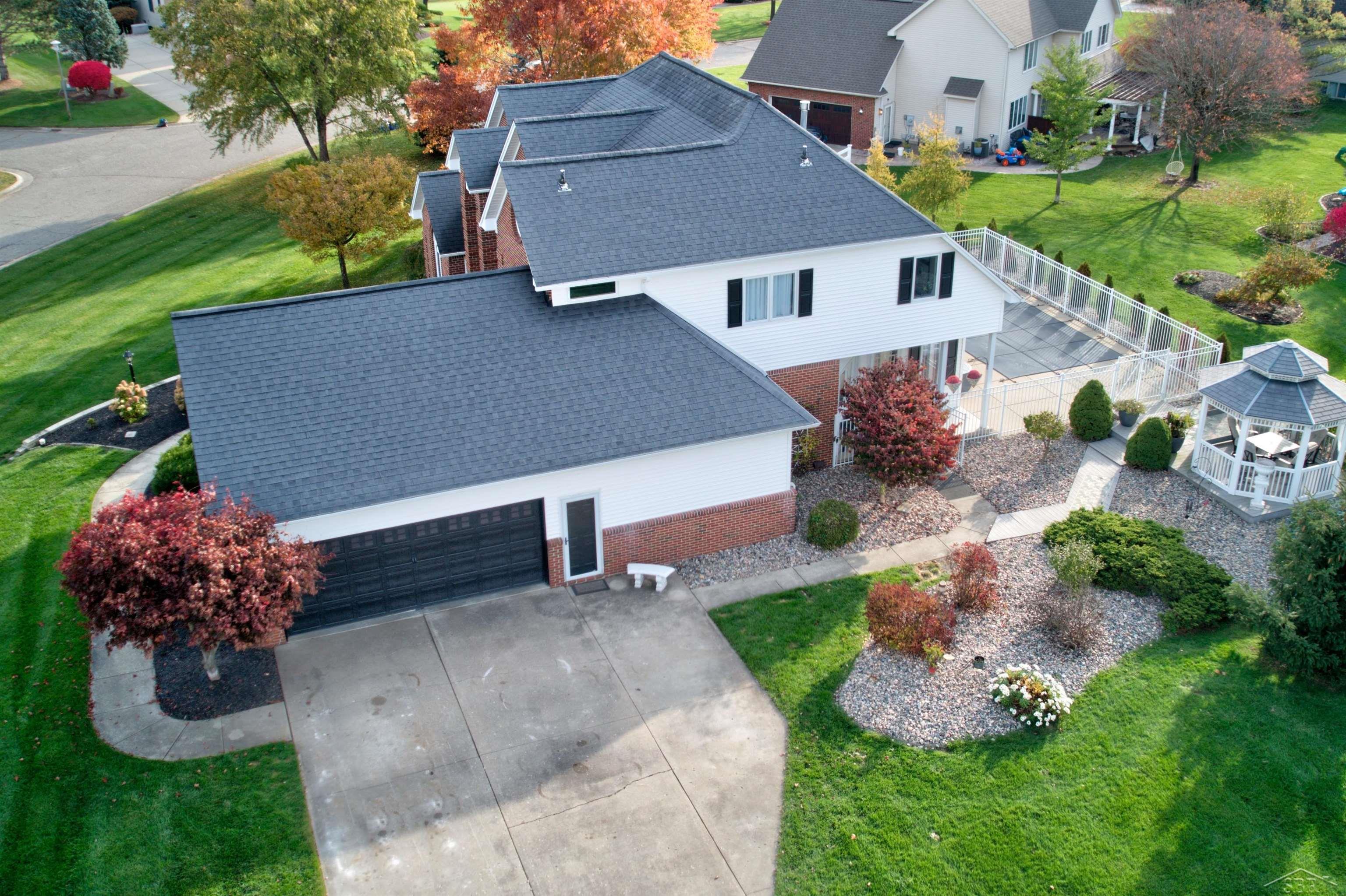 9450 Creek Bend Trail