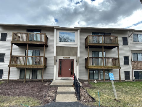 Photo for 30042 W 12 MILE RD 60