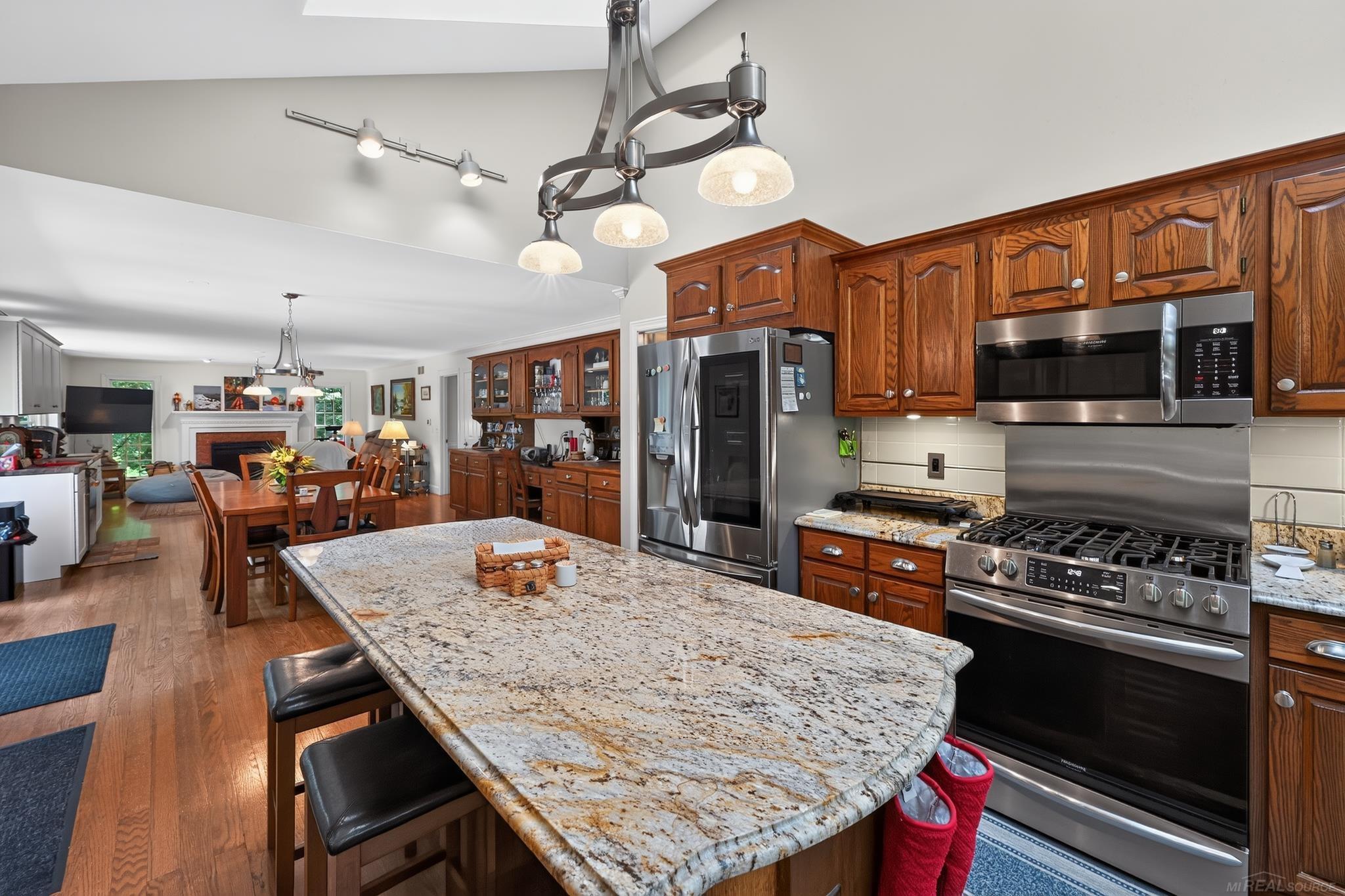 2204 Springwood Drive