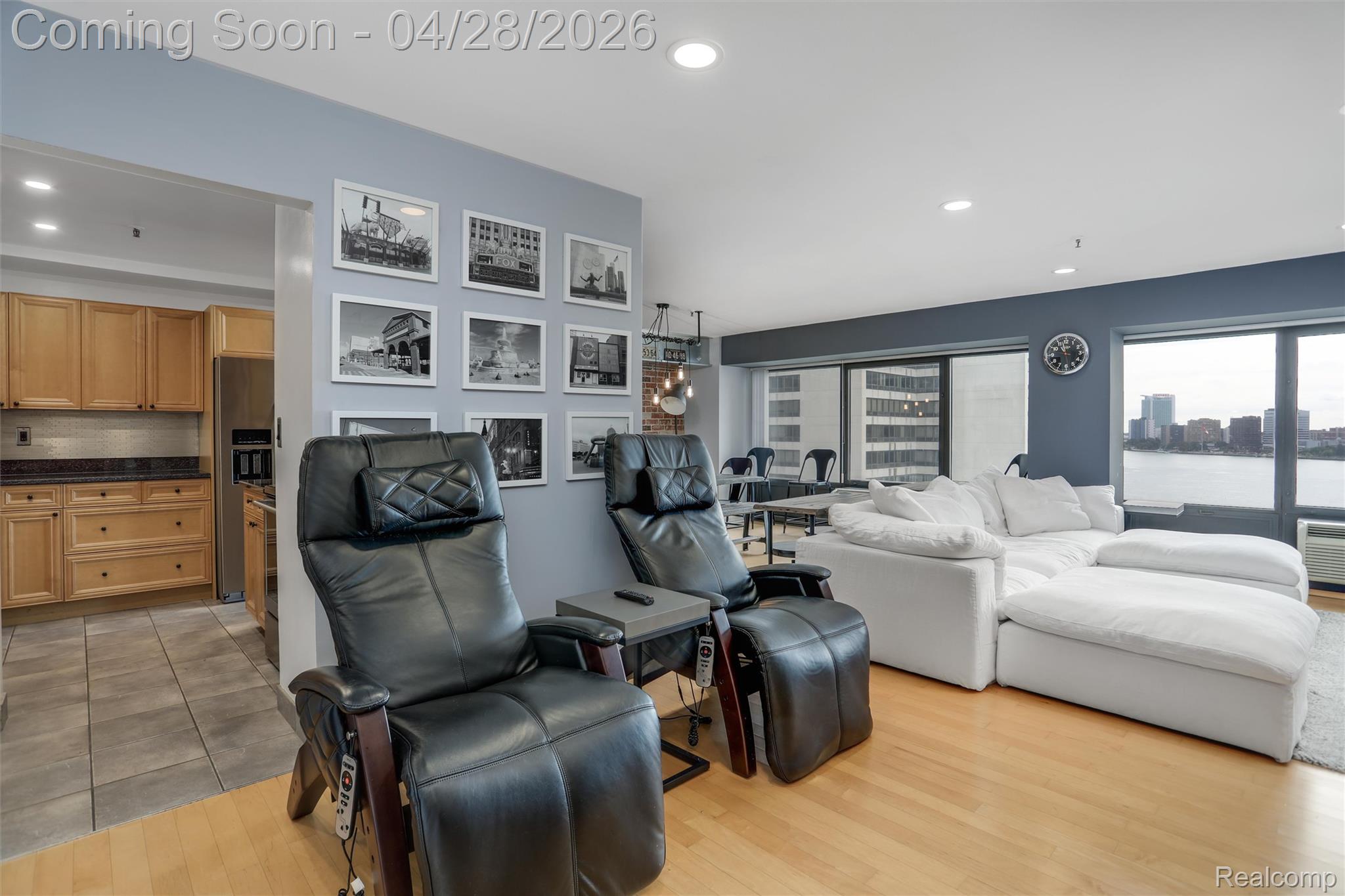 1001 W Jefferson 11B