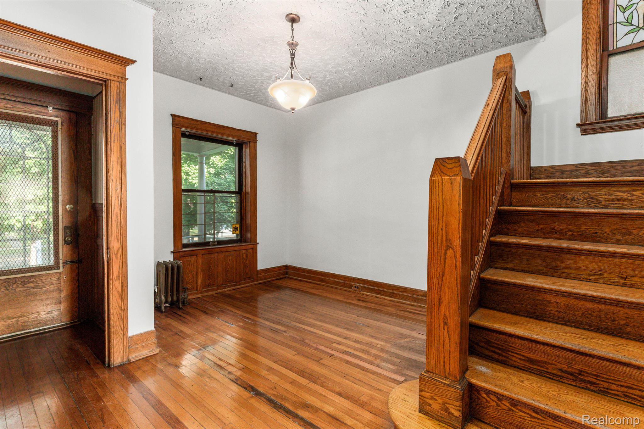 Detroit, Michigan 48208, United States, 5 Bedrooms Bedrooms, ,3 BathroomsBathrooms,Residential,Active,43730