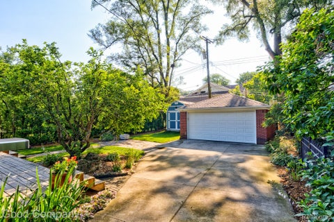 Tiny photo for 25844 Salem Road, Huntington Woods City, MI 48070 (MLS # 20261083180)