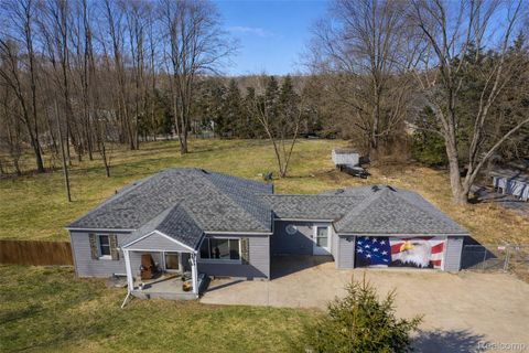 4701 Clintonville Road Village Of Clarkston City MI 48346