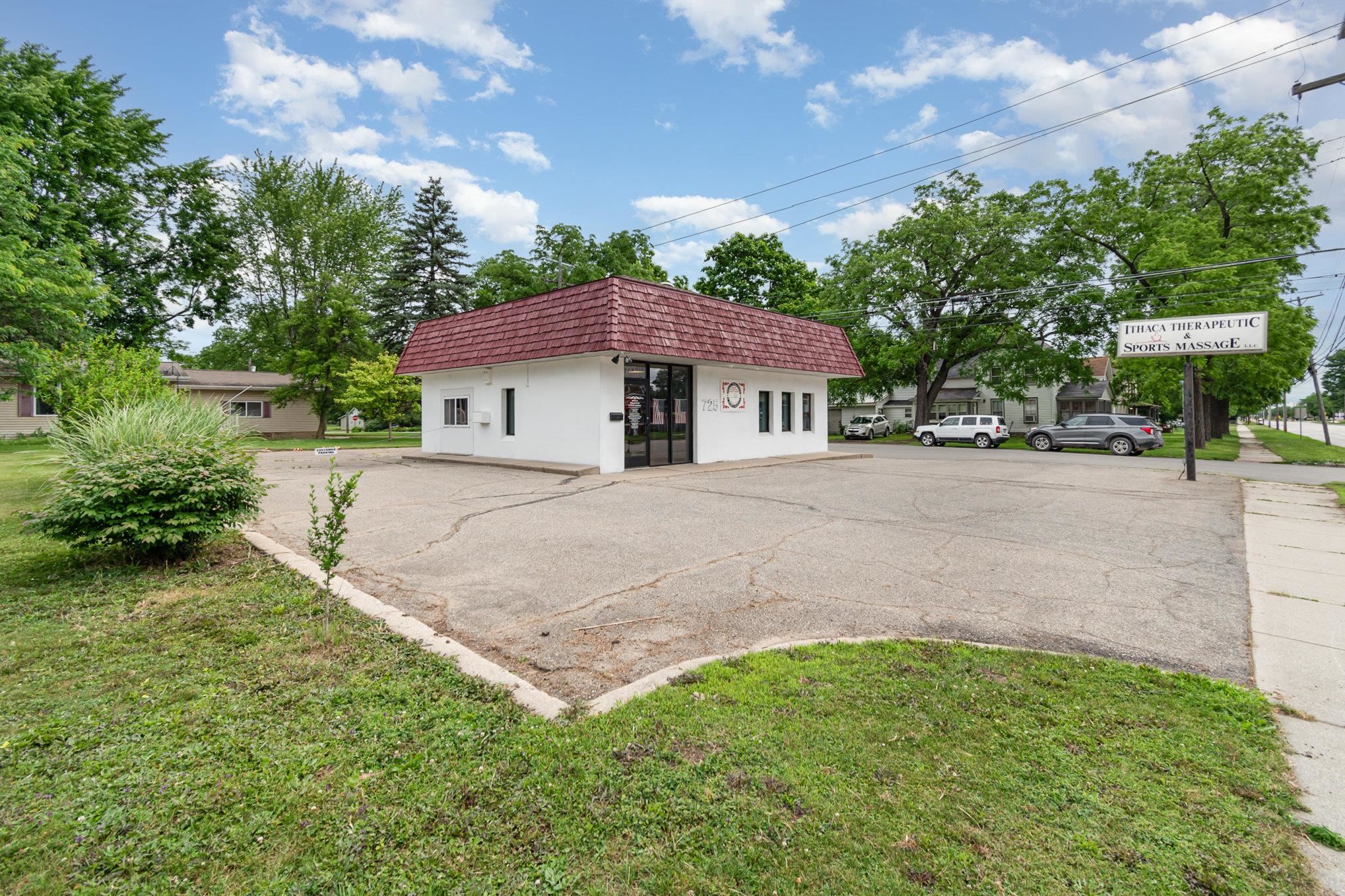 725 E Center
