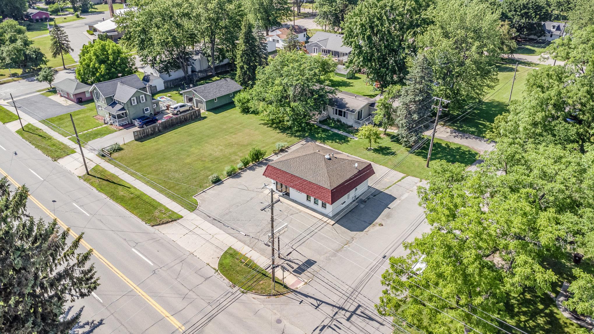 725 E Center