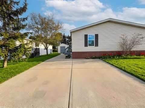 33181 Waterfall Court Lenox Township MI 48048