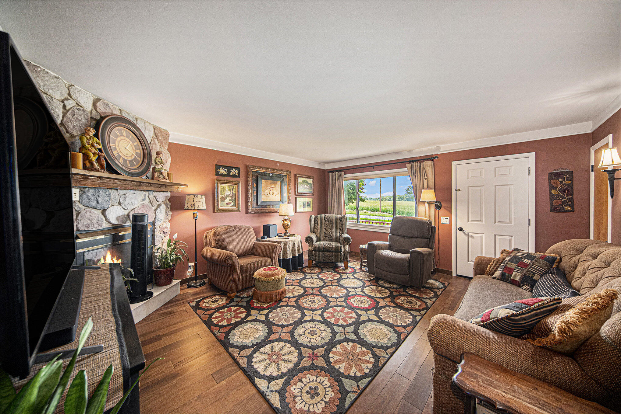 3571 N Francisco Road