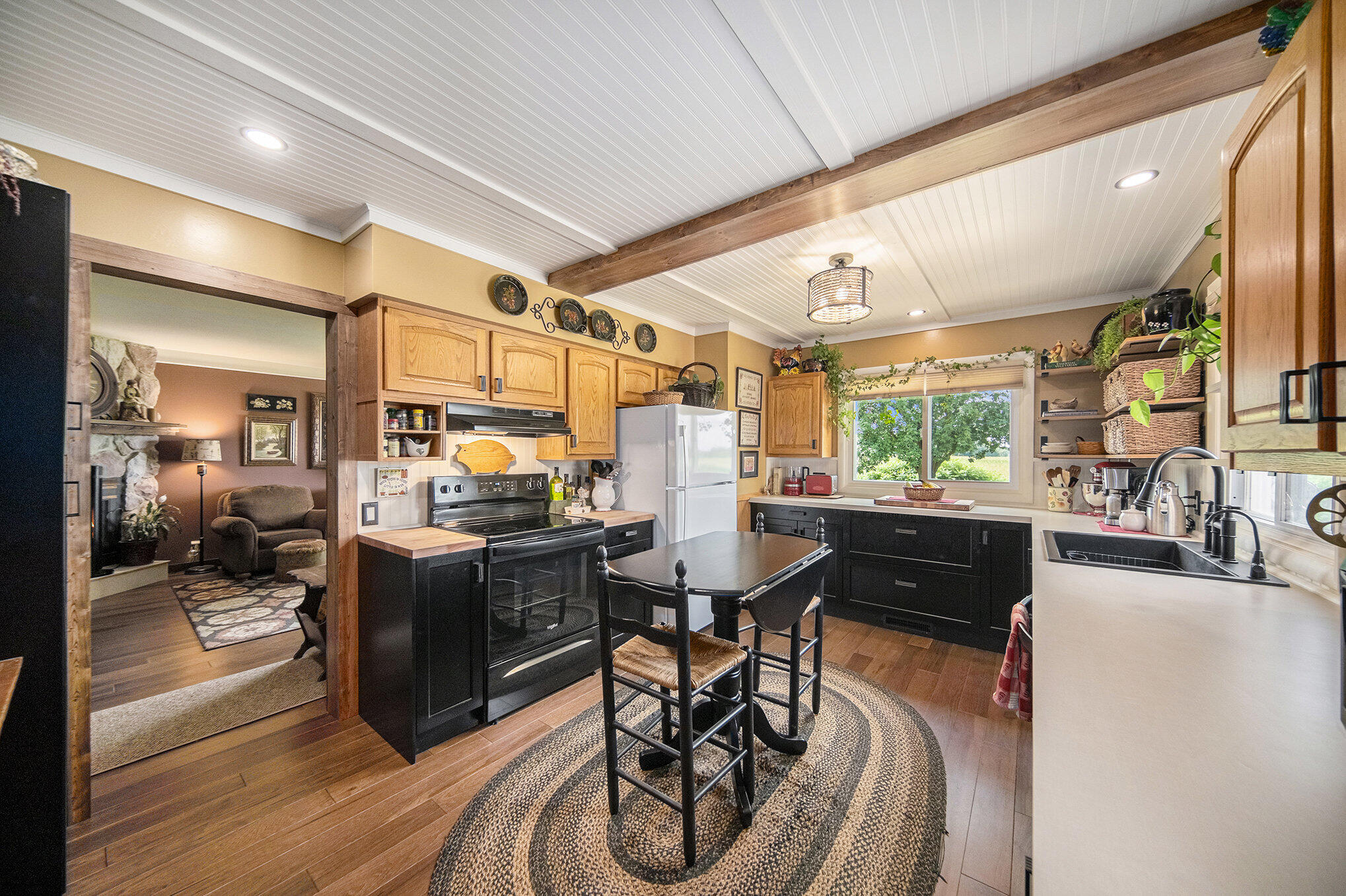 3571 N Francisco Road