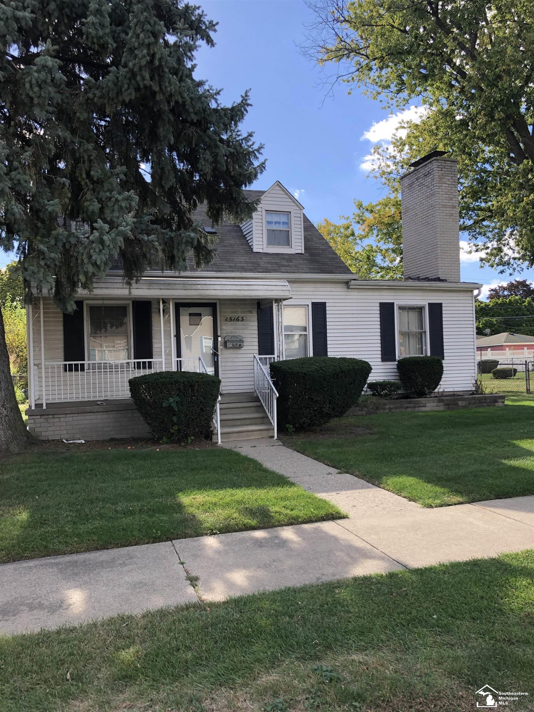 15163 University Street