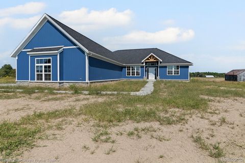 7082 SPRINGBORN Road China Township MI 48054