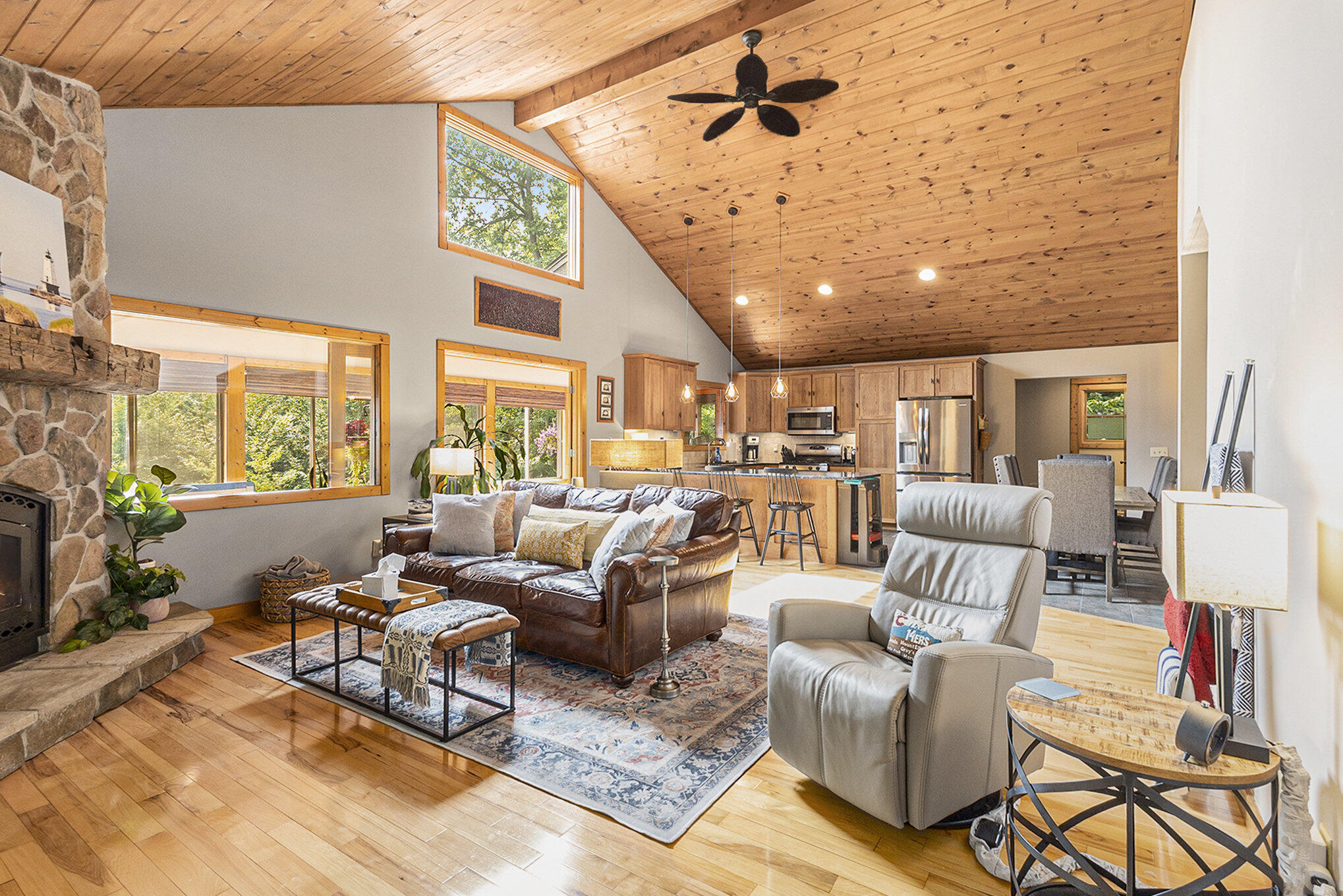 3324 S Ironwood Drive