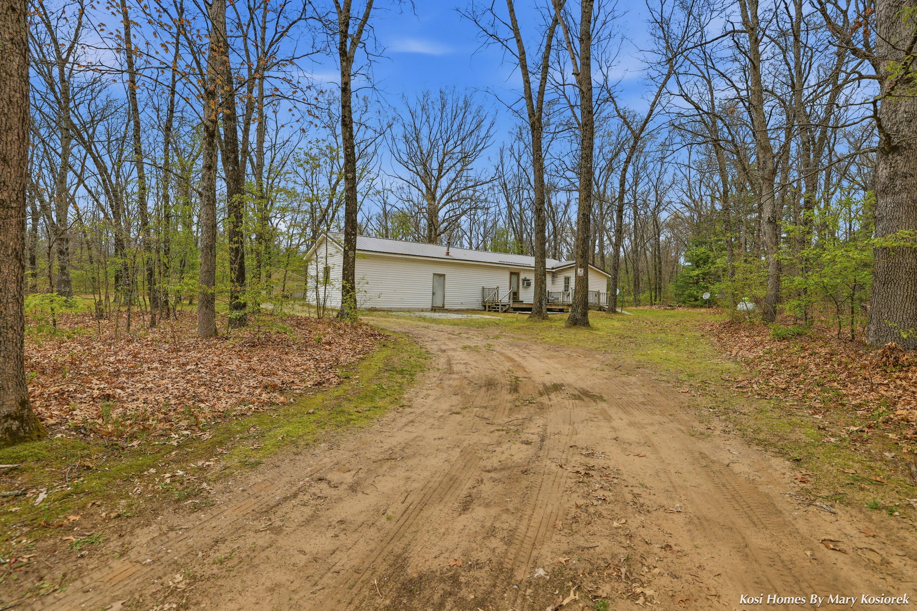 2437 E 100th Street