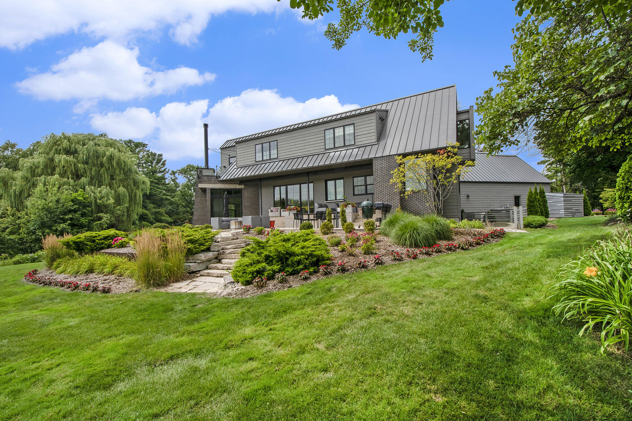 1950 Robinson Road SE