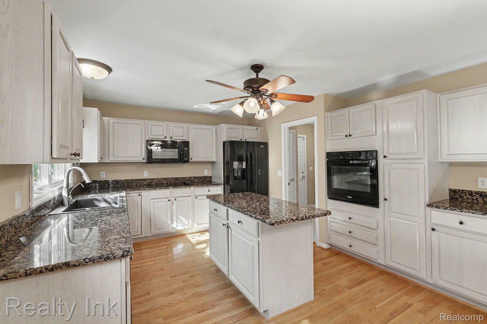 4646 Roundtree Drive