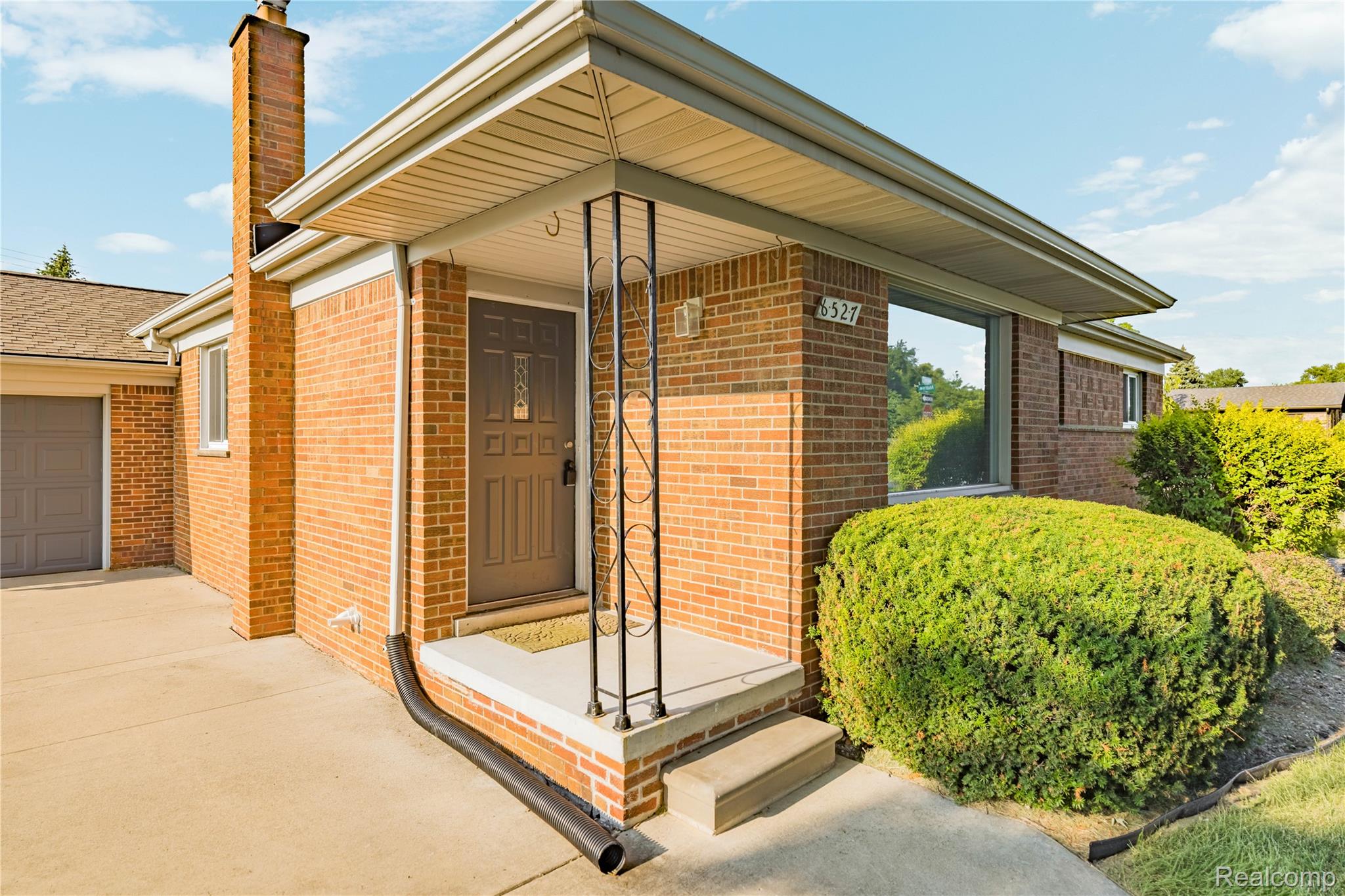 8527 Metropolitan Parkway