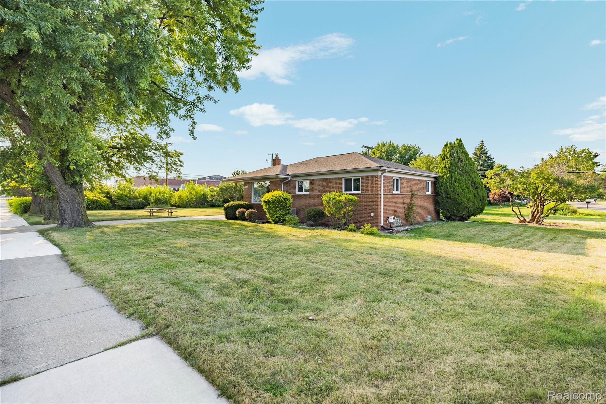 8527 Metropolitan Parkway