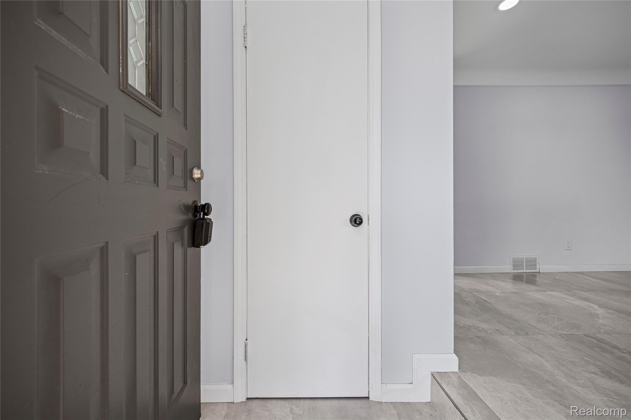 8527 Metropolitan Parkway