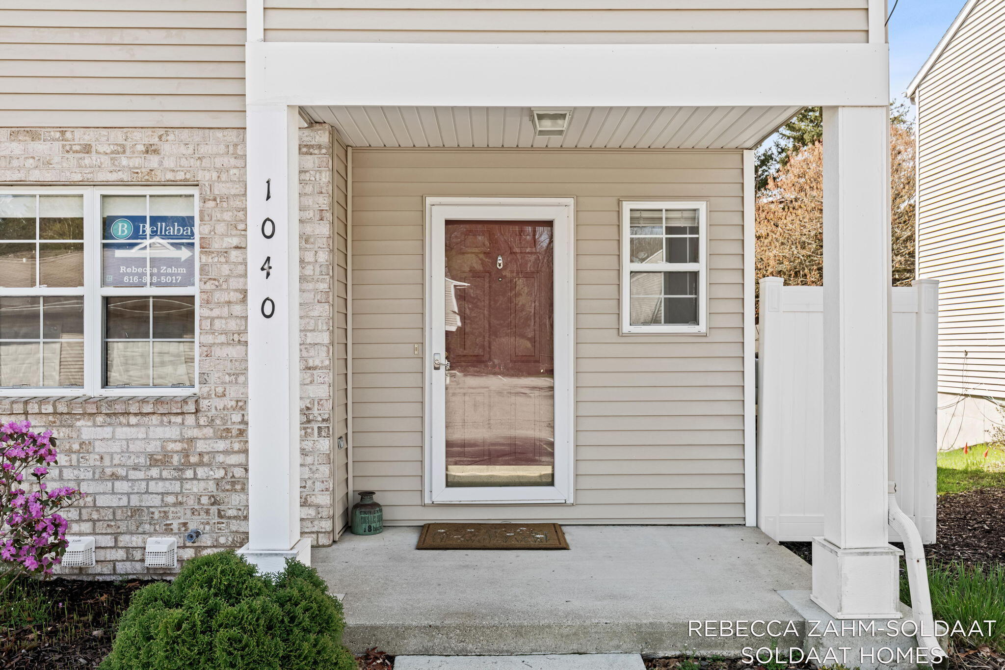 1040 Ada Place Drive SE
