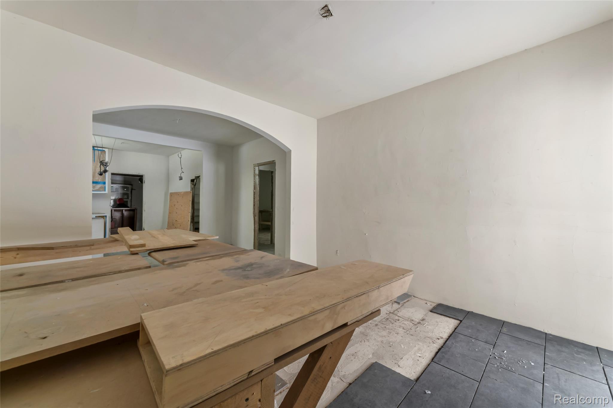 14014 Washburn Street