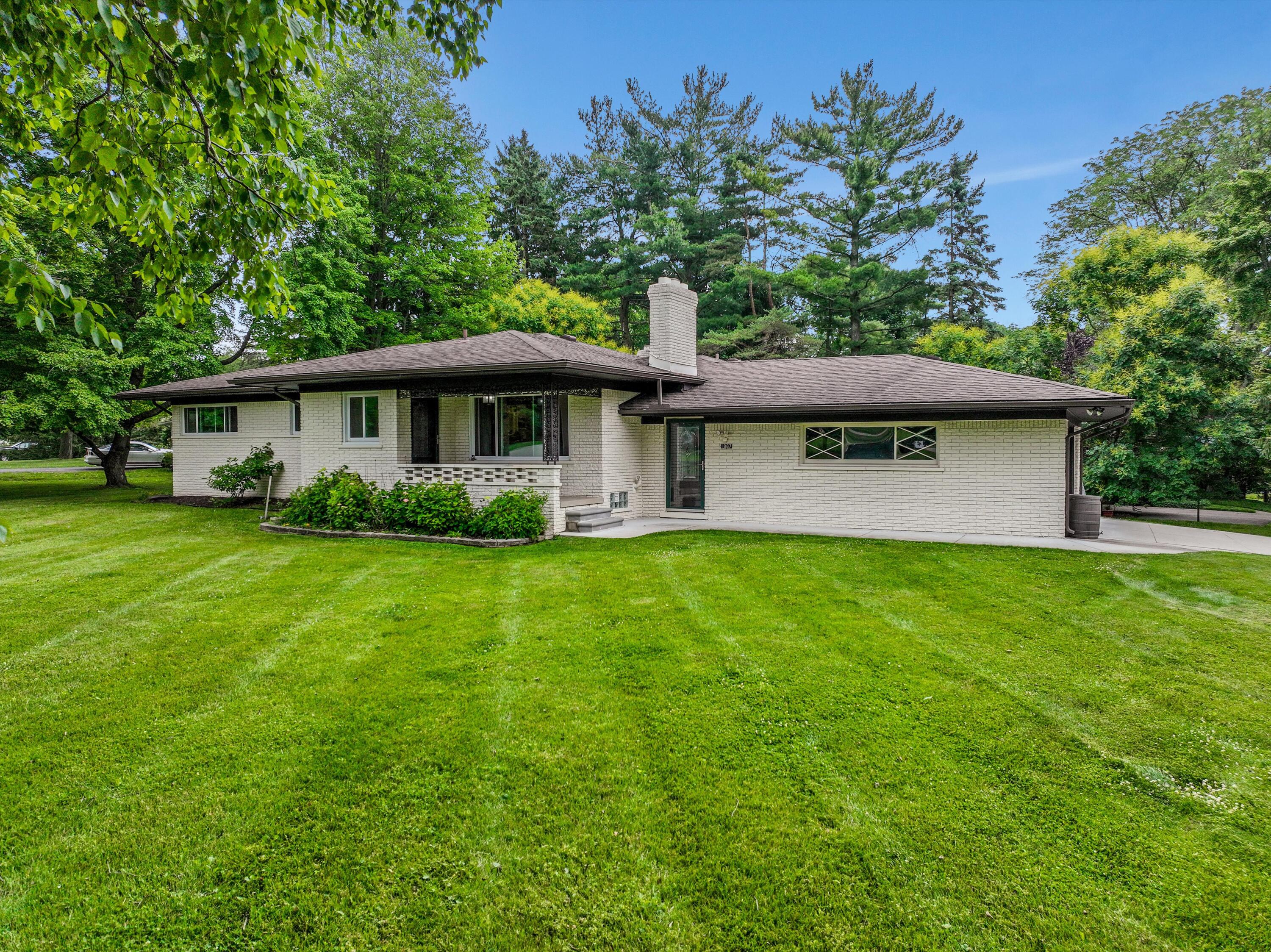 1887 Ansal Drive