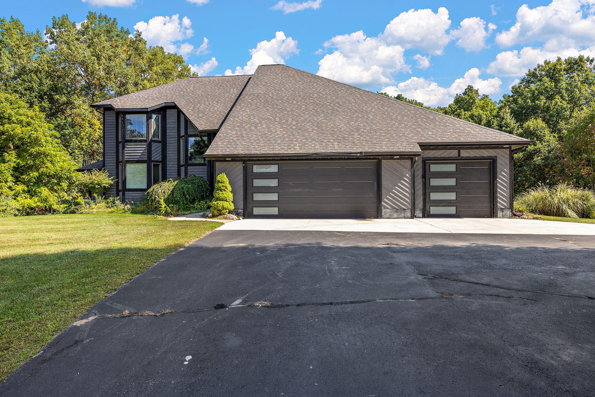 9820 Snow Pointe Drive SE