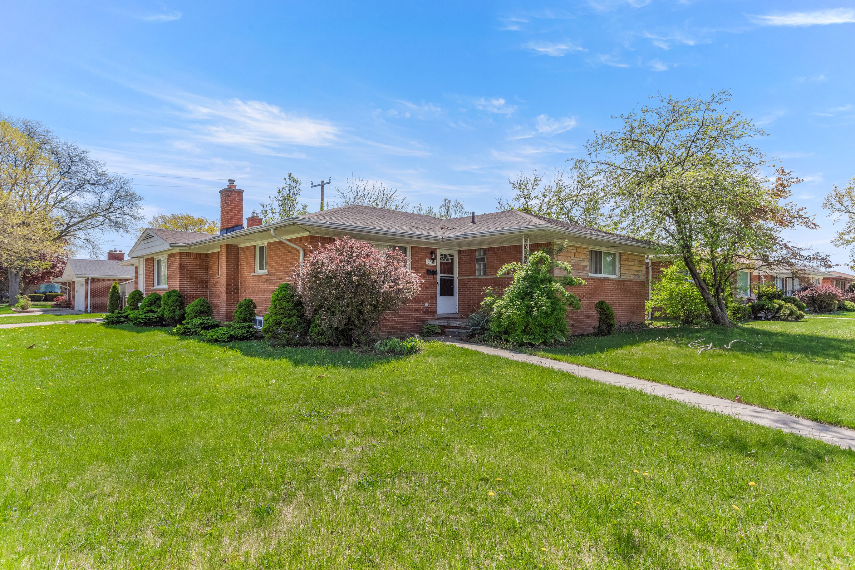 6240 SHADOWLAWN Street