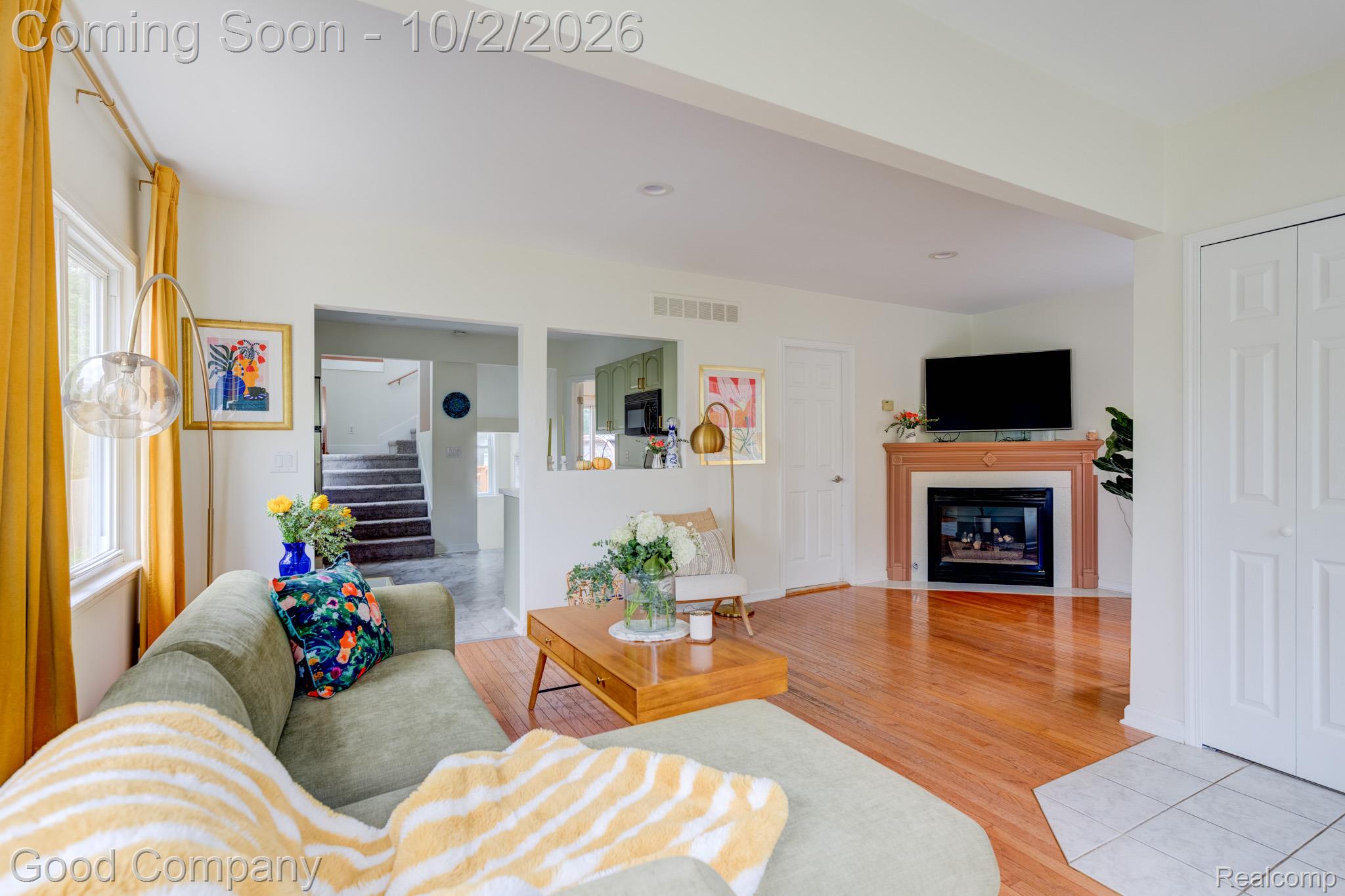 1665 W Troy Street