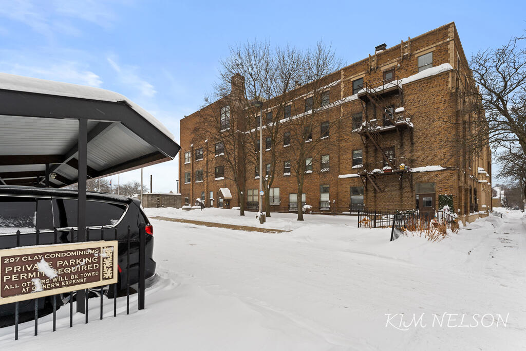 297 W Clay Avenue 201