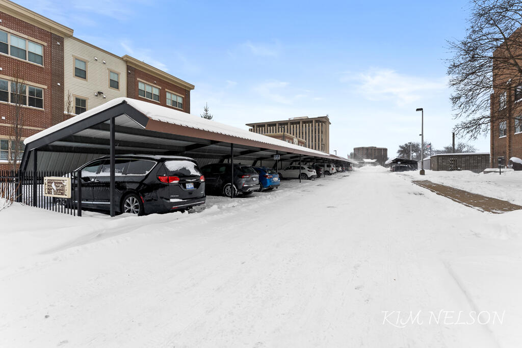 297 W Clay Avenue 201