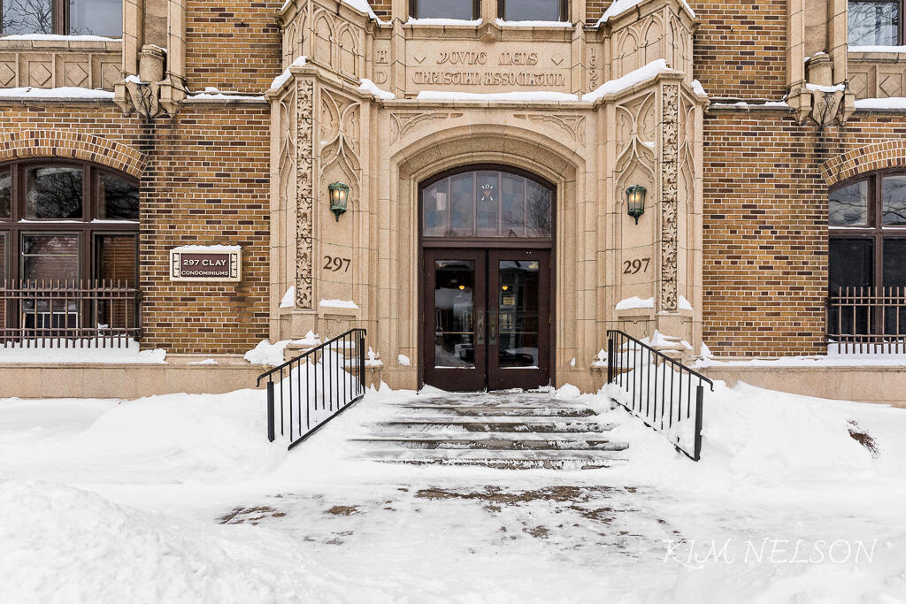 297 W Clay Avenue 201