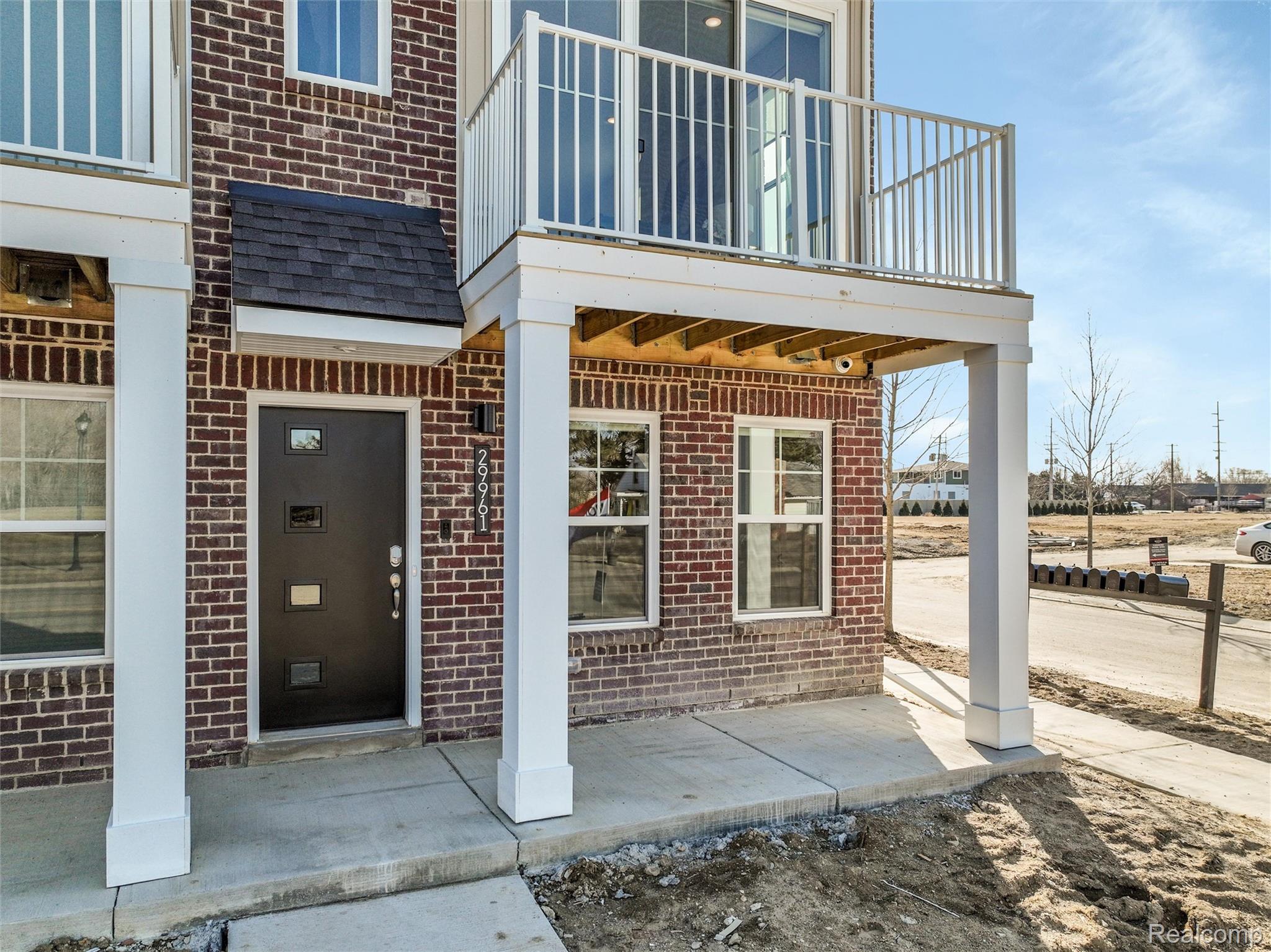 30025 E Center Street 17