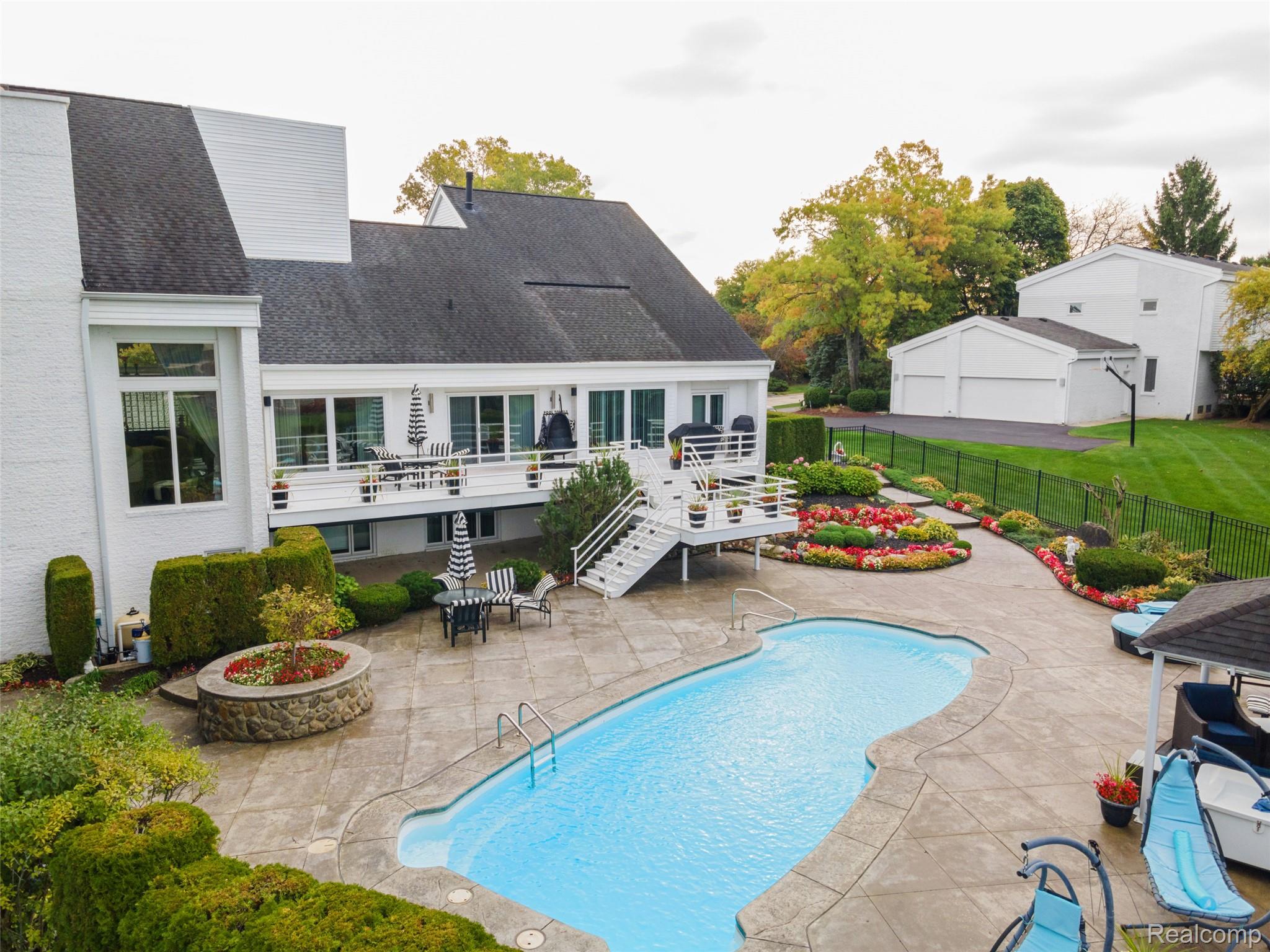 3802 Columbia Drive